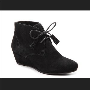 Crown Vintage Short black Suede lace up wedges